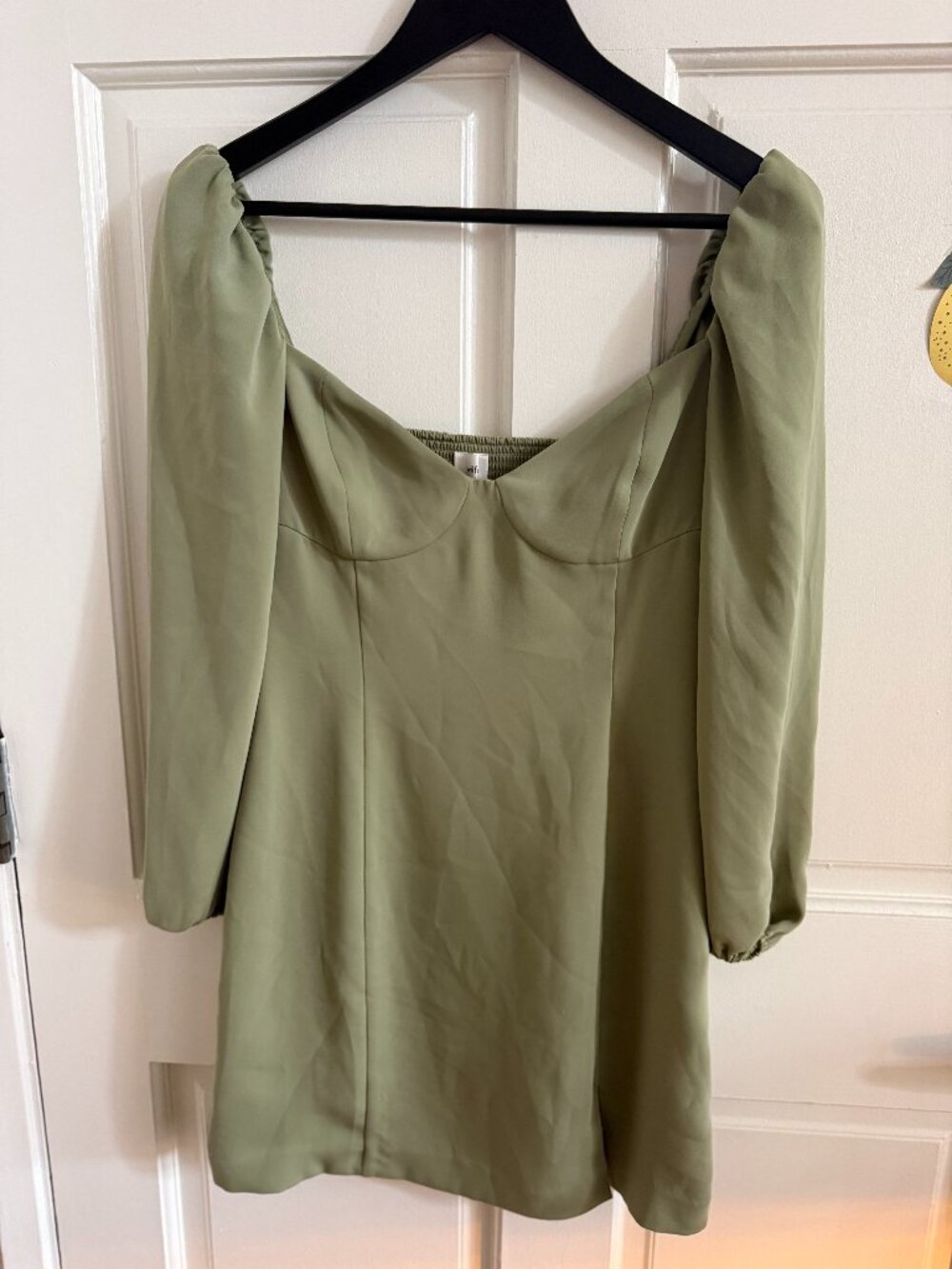 Wilfred Novella Dress (Aritzia) – Sage Green, Size Small